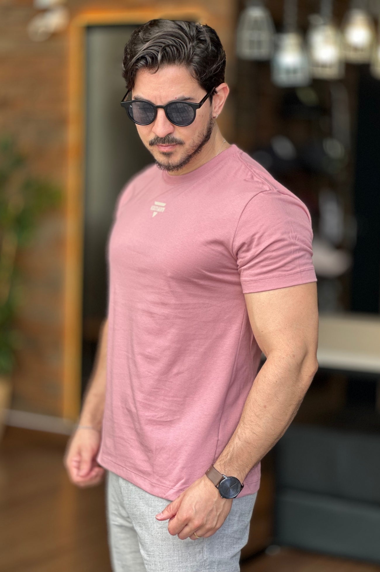 Camiseta lobo nas costas rosa Acostamento