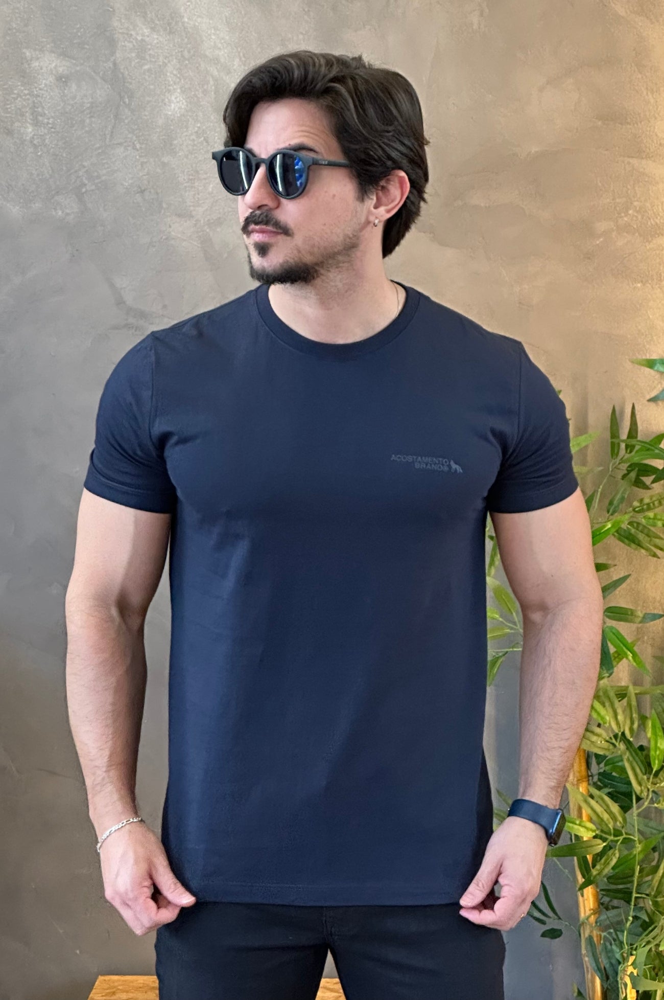 Camiseta Azul com Escrito nas Costas