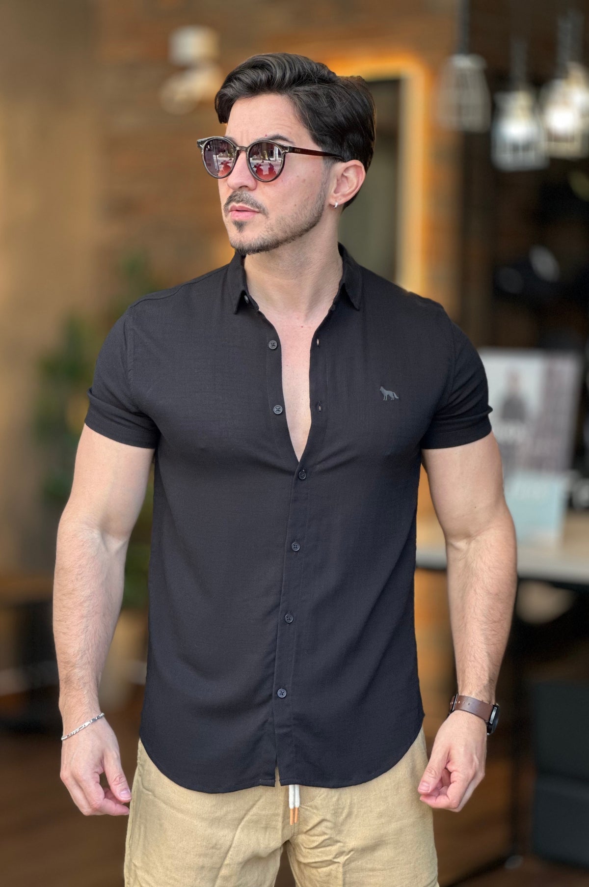 Camisa Manga Curta Preta Acostamento