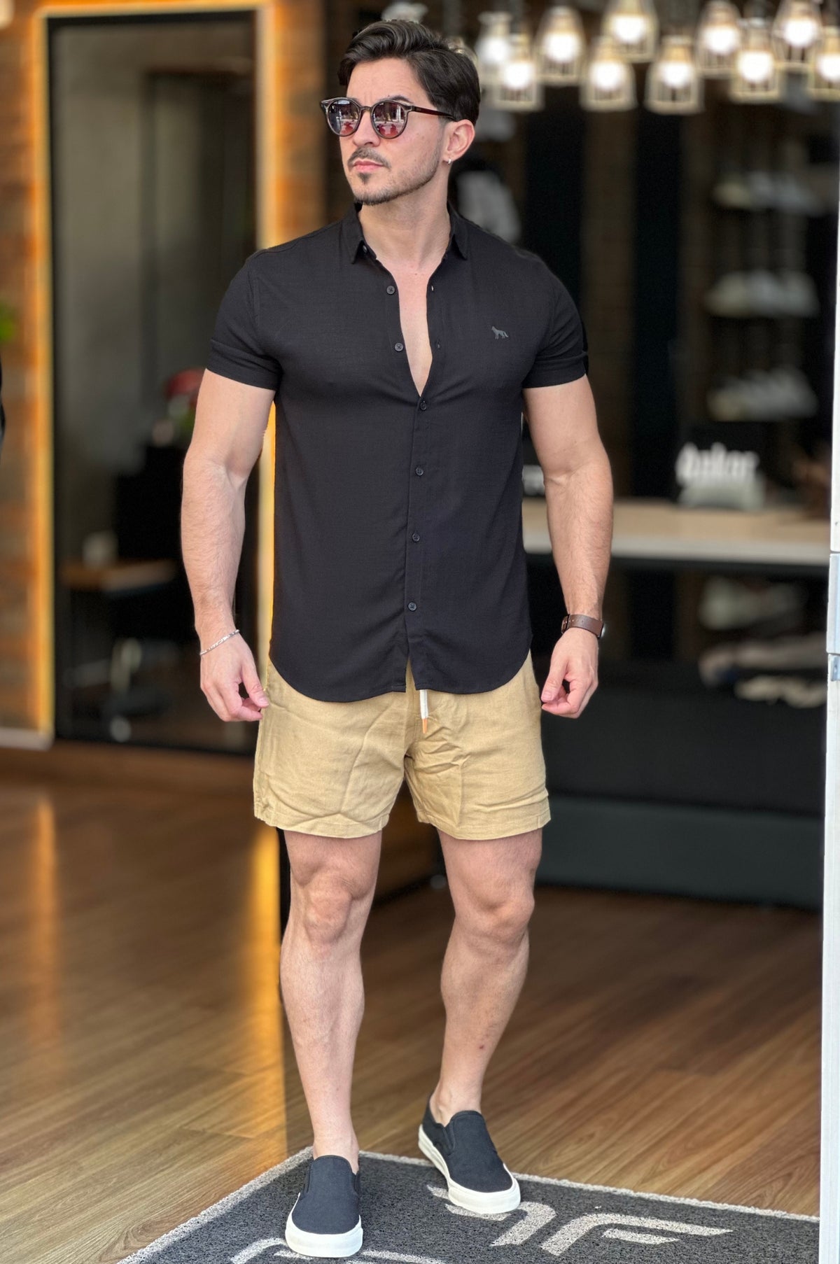 Camisa Manga Curta Preta Acostamento