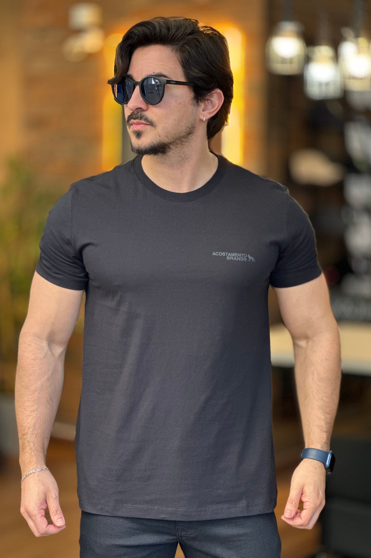 Camiseta Preta com Escrito nas Costas