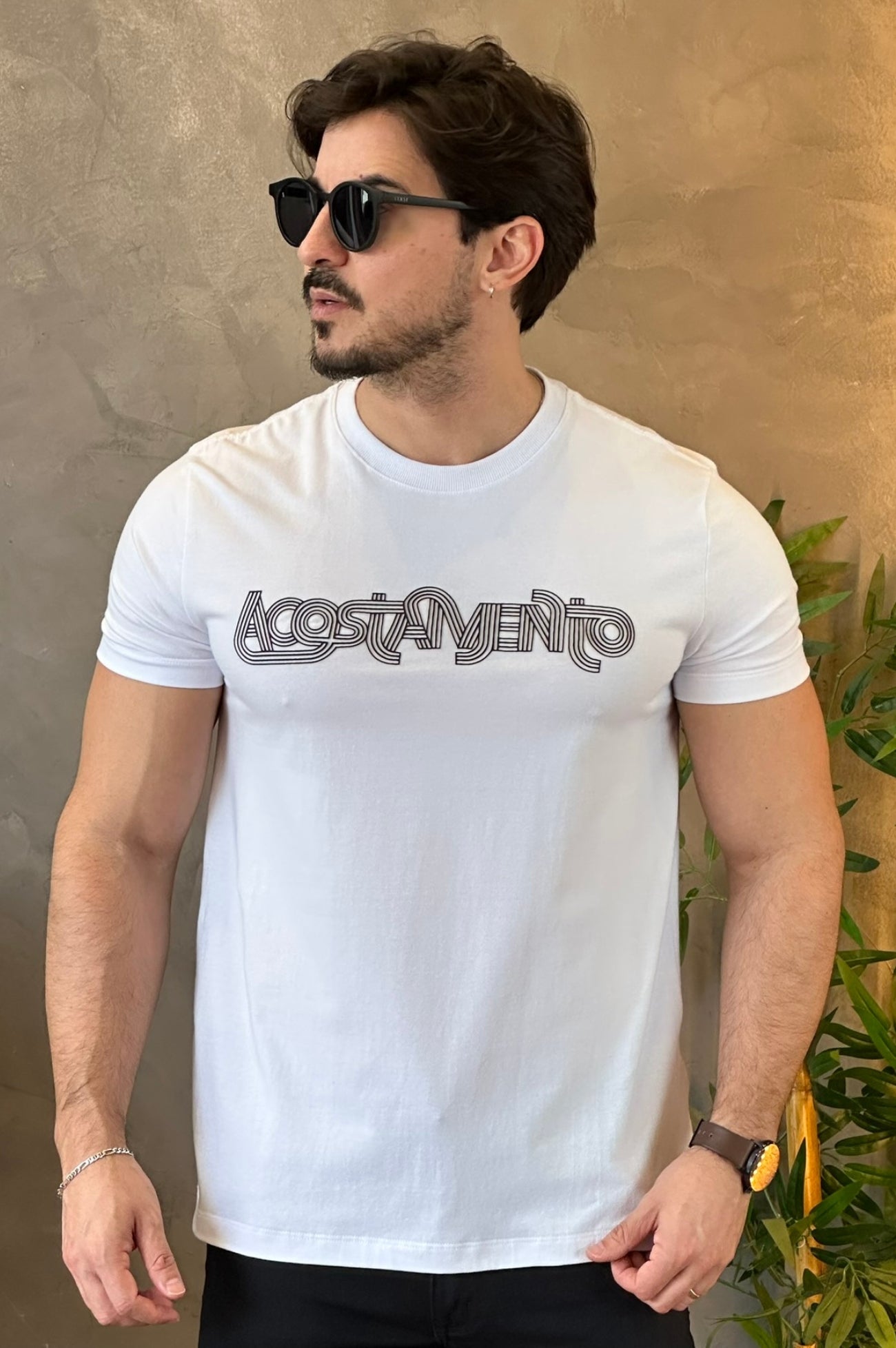 Camiseta Branca Logo Preta Acostamento