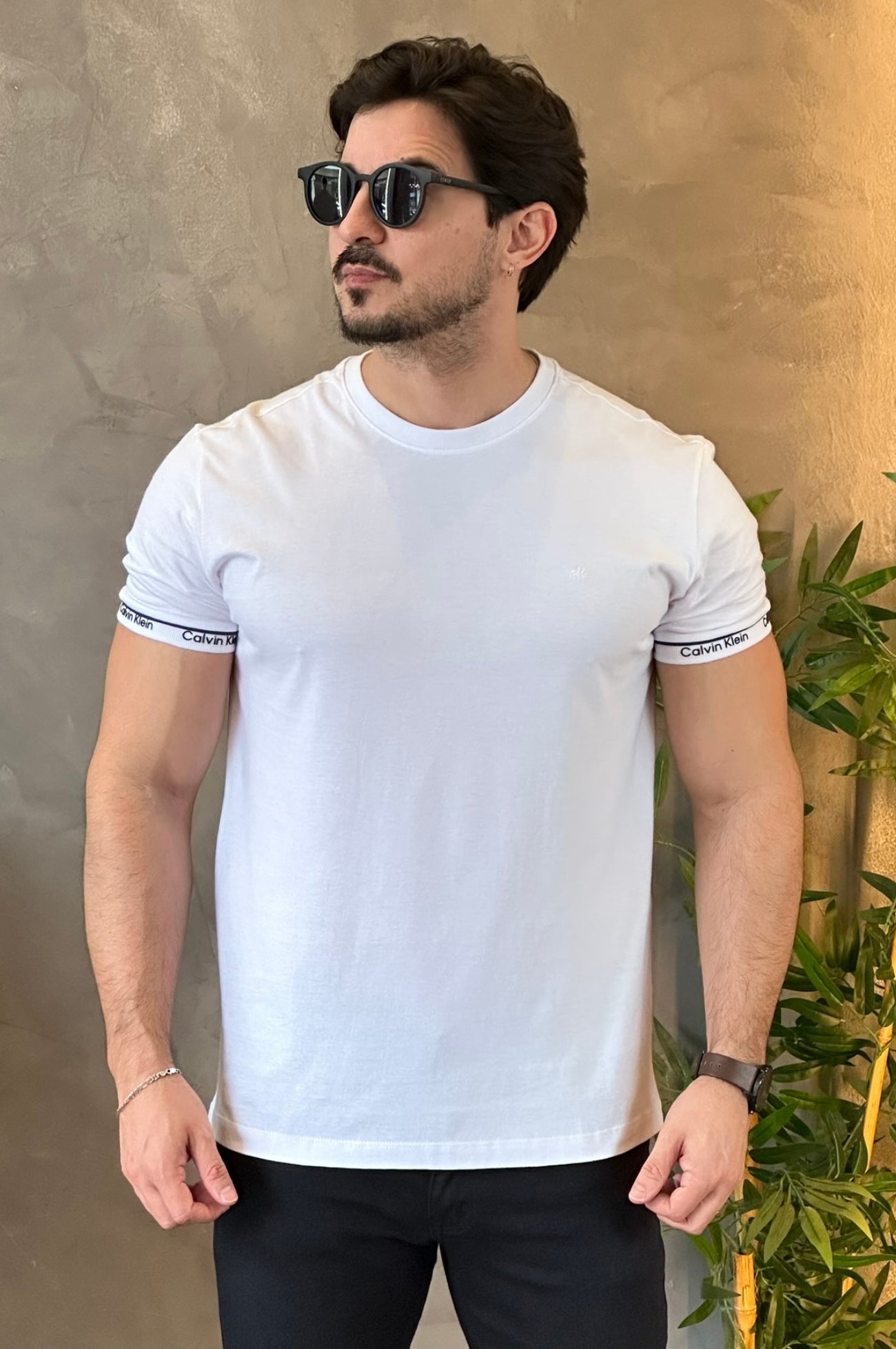 Camiseta Detalhe Punho Branca Calvin Klein