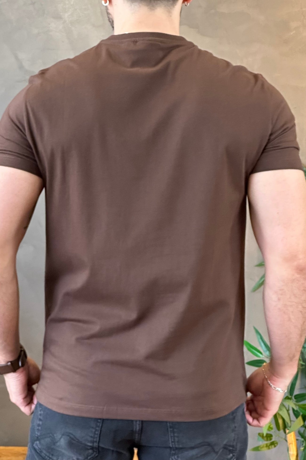 Camiseta Marrom alto relevo Calvin Klein