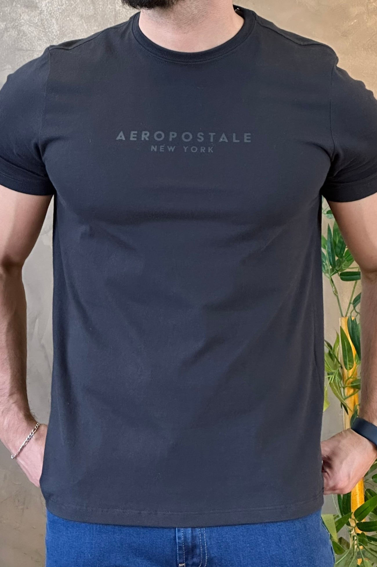 Camiseta Aeropostale escrito preto
