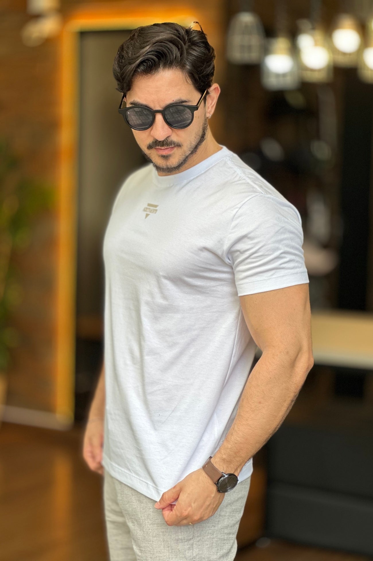 Camiseta lobo nas costas branca Acostamento