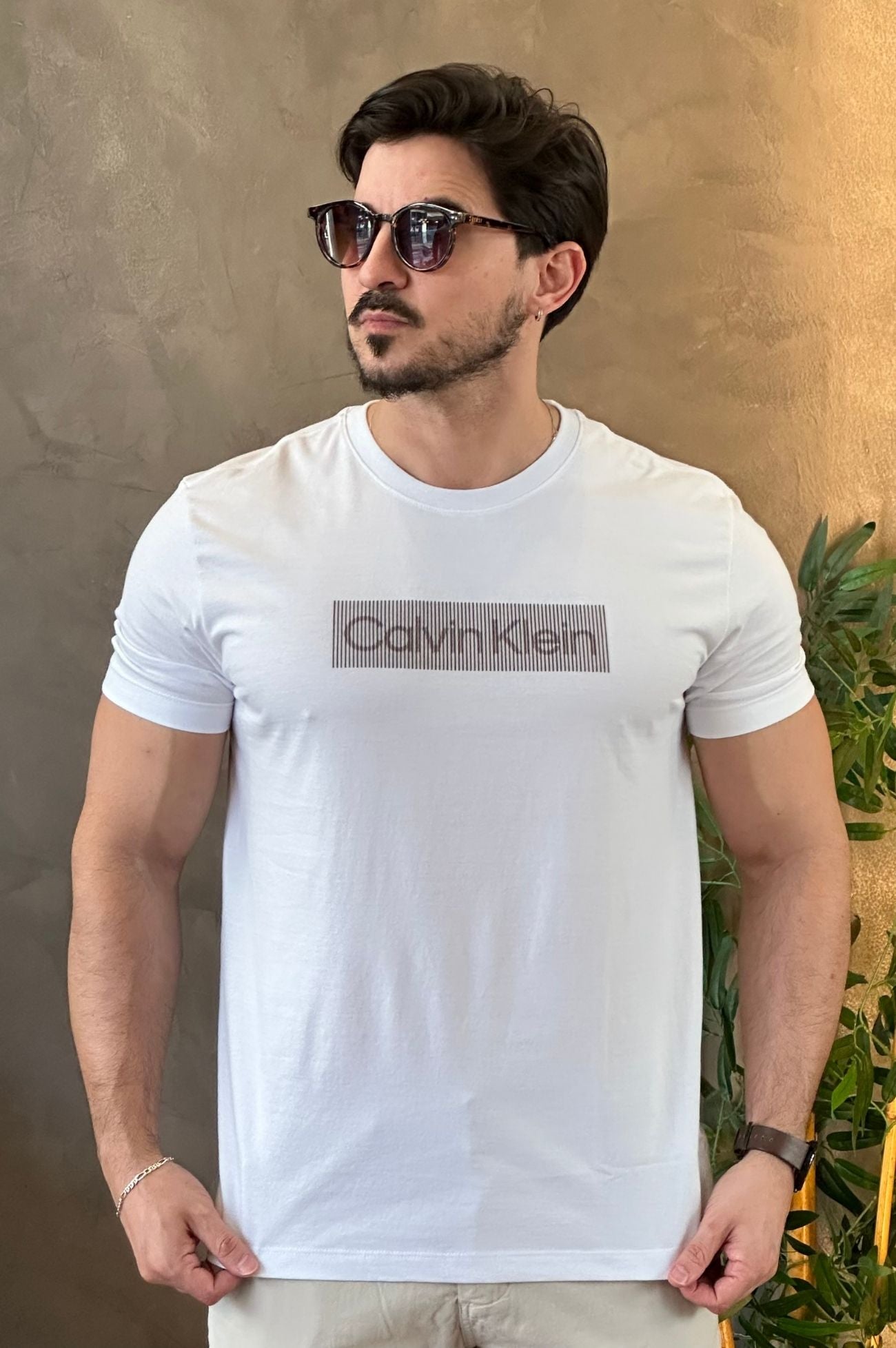 Camiseta Branca Logo Central CK