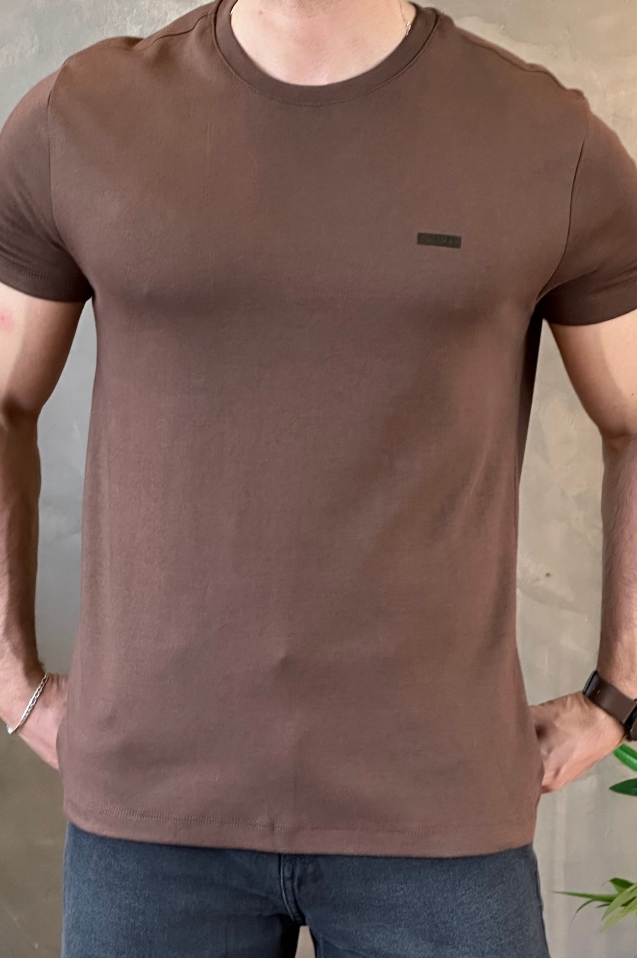 Camiseta Marrom Suedine Calvin Klein