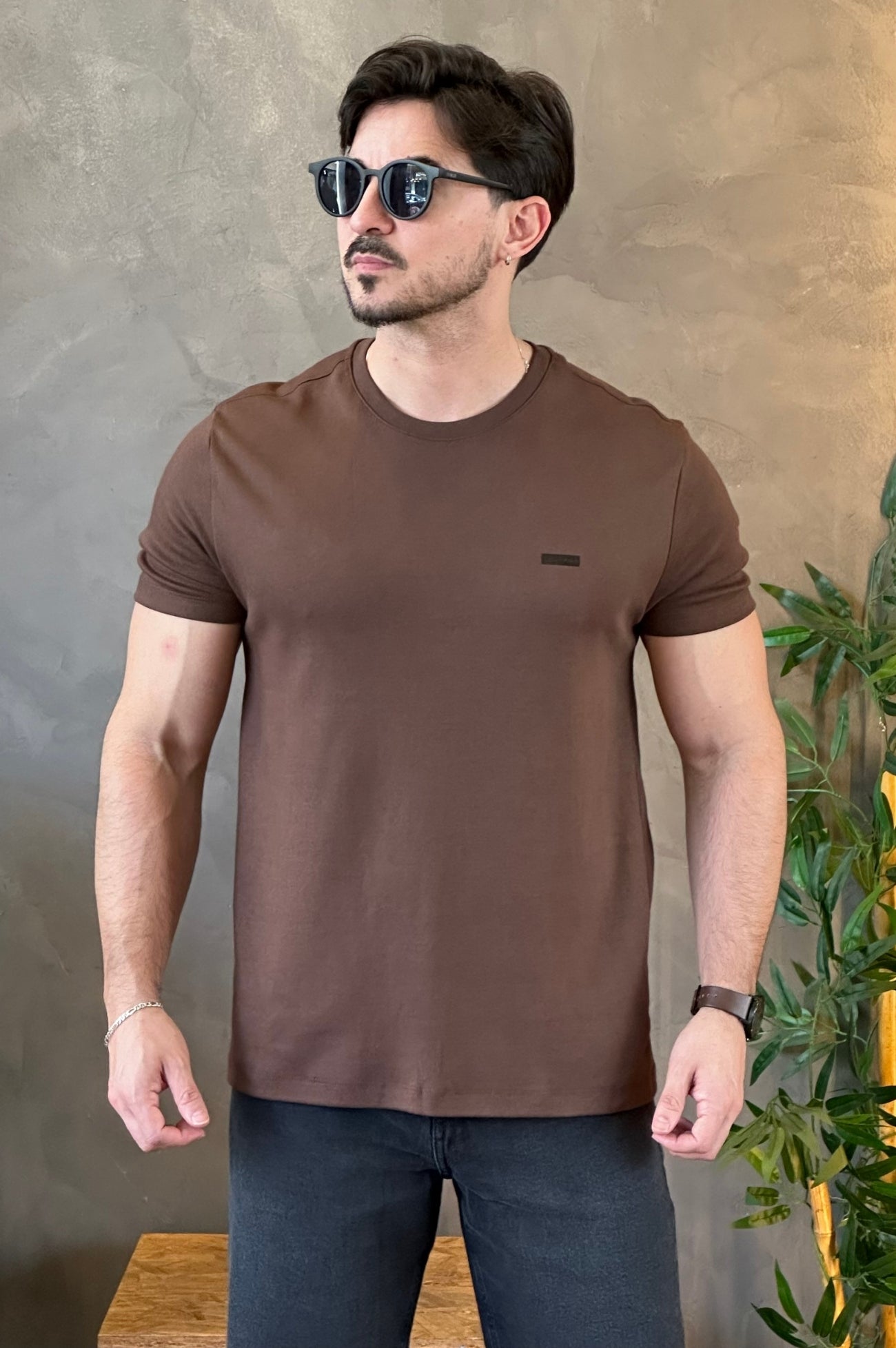 Camiseta Marrom Suedine Calvin Klein