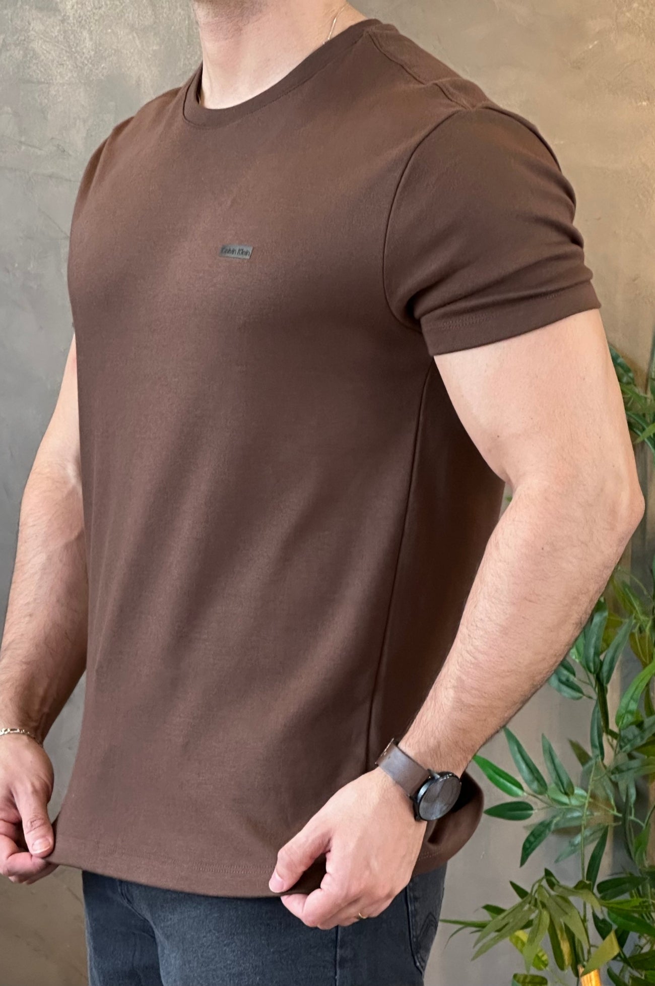 Camiseta Marrom Suedine Calvin Klein