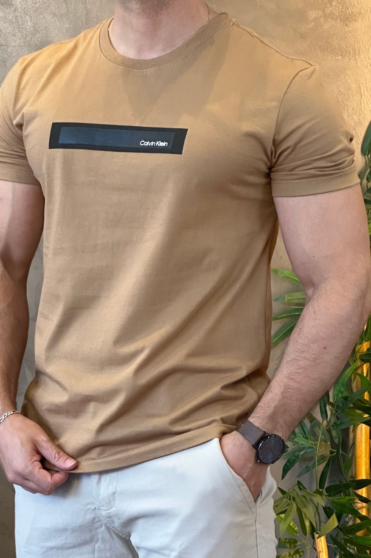 Camiseta Marrom CK