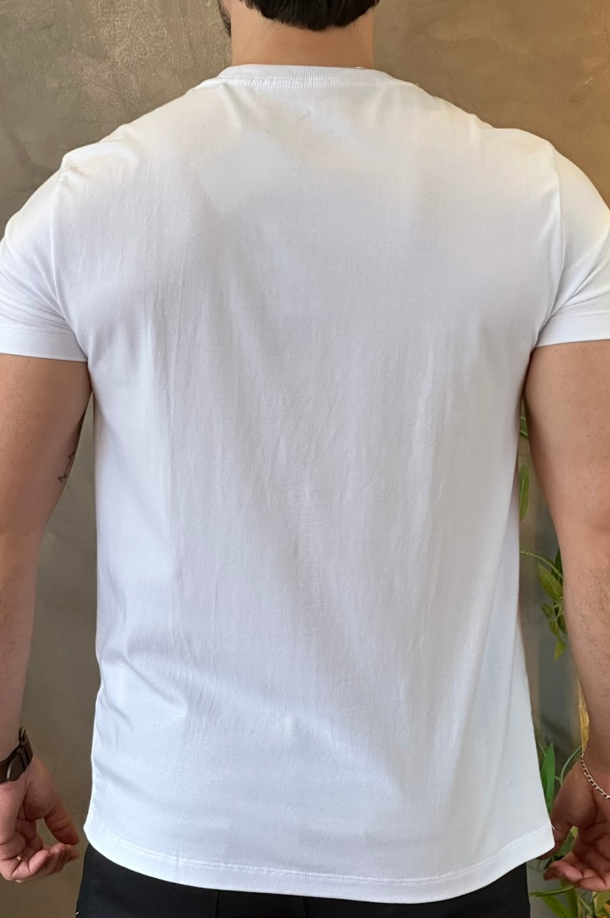 Camiseta Branca Logo Preta Acostamento