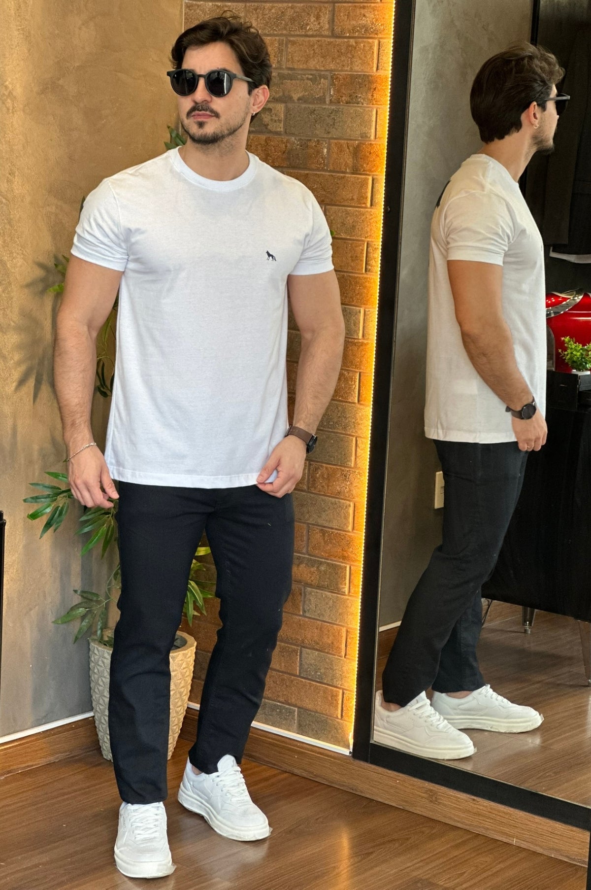 Camiseta Lobo Nas Costas Branca Acostamento