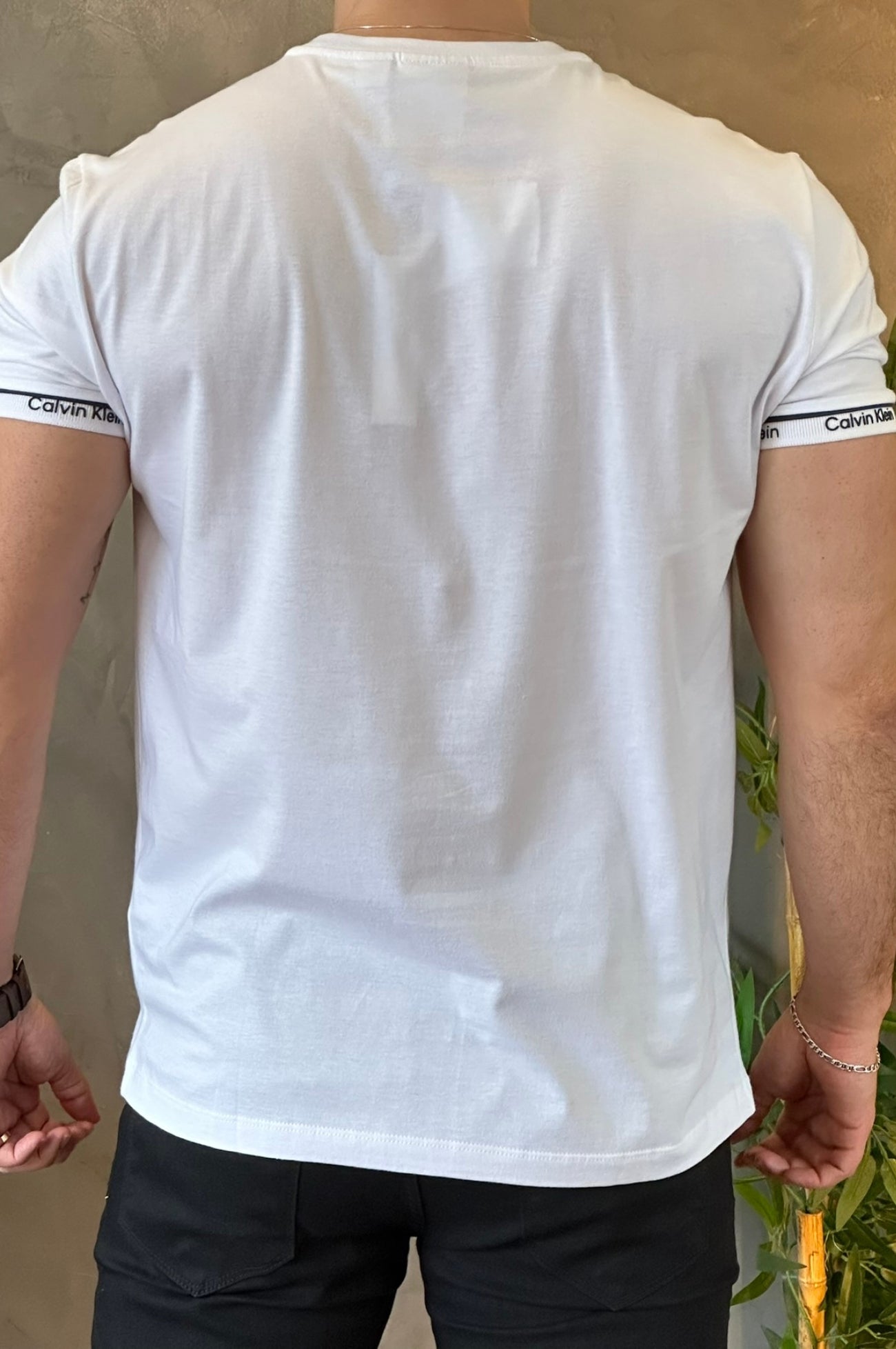 Camiseta Detalhe Punho Branca Calvin Klein