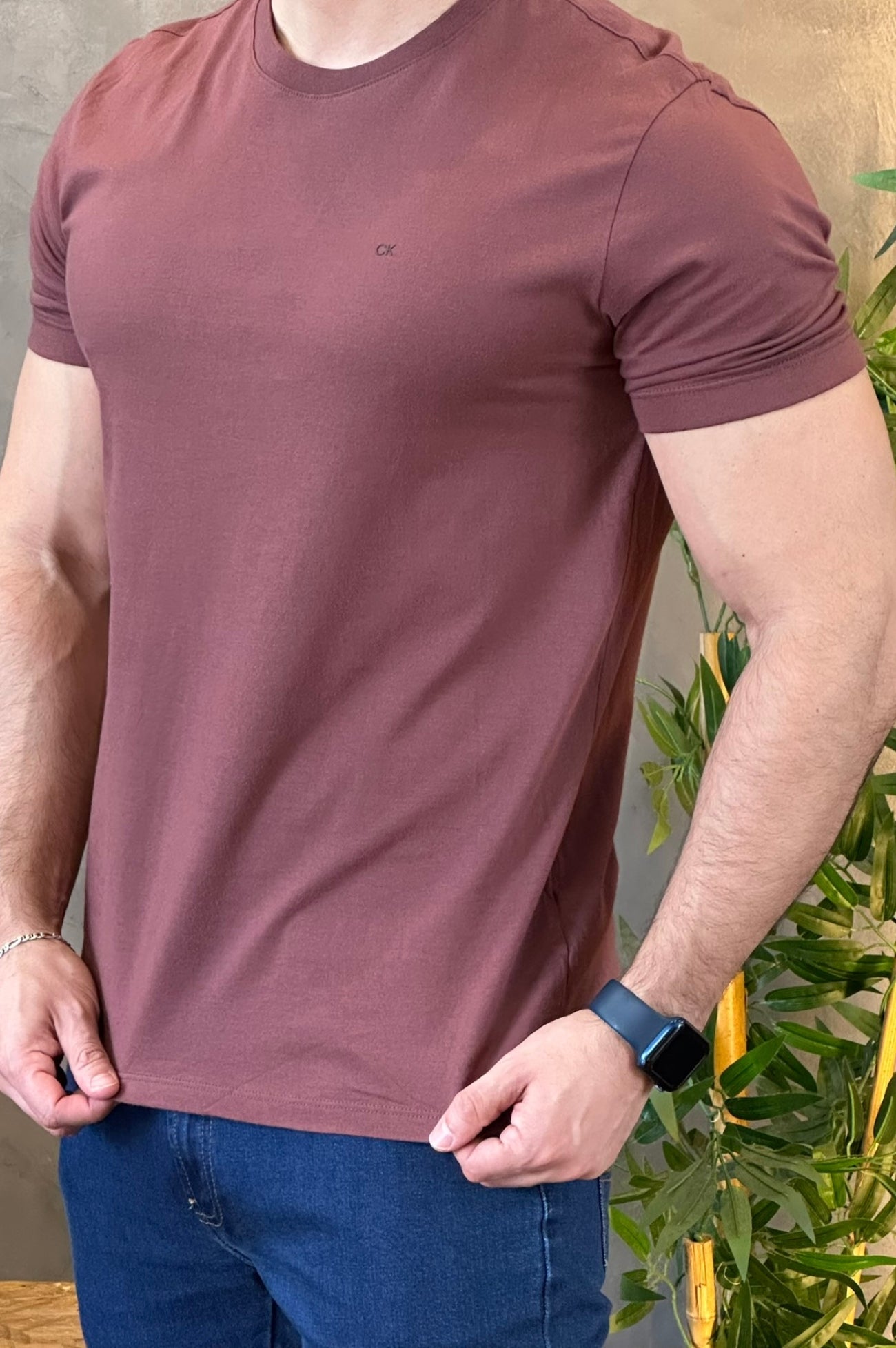Camiseta básica Calvin Klein vinho