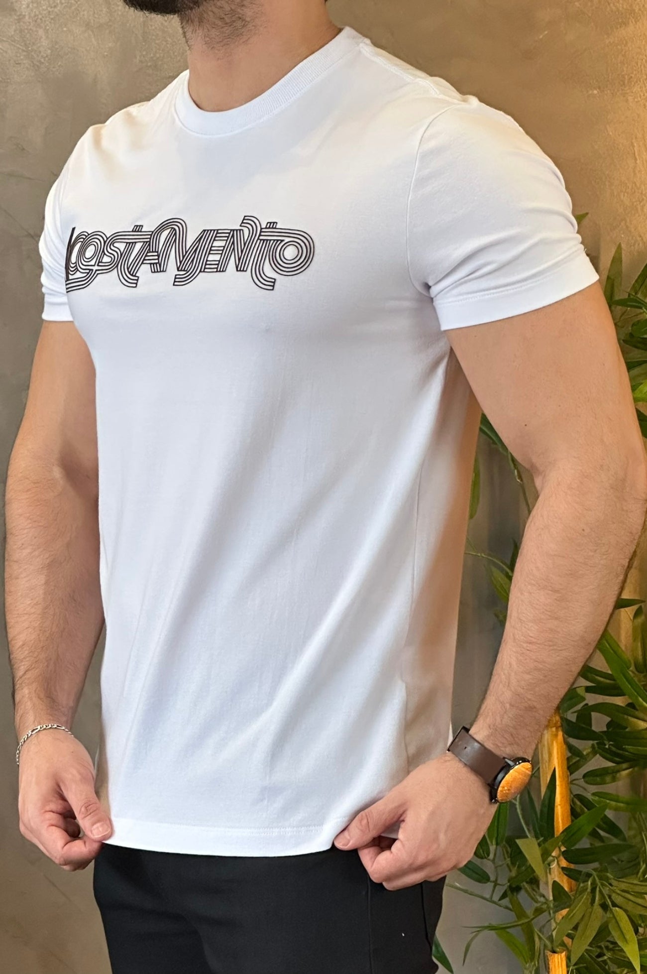 Camiseta Branca Logo Preta Acostamento