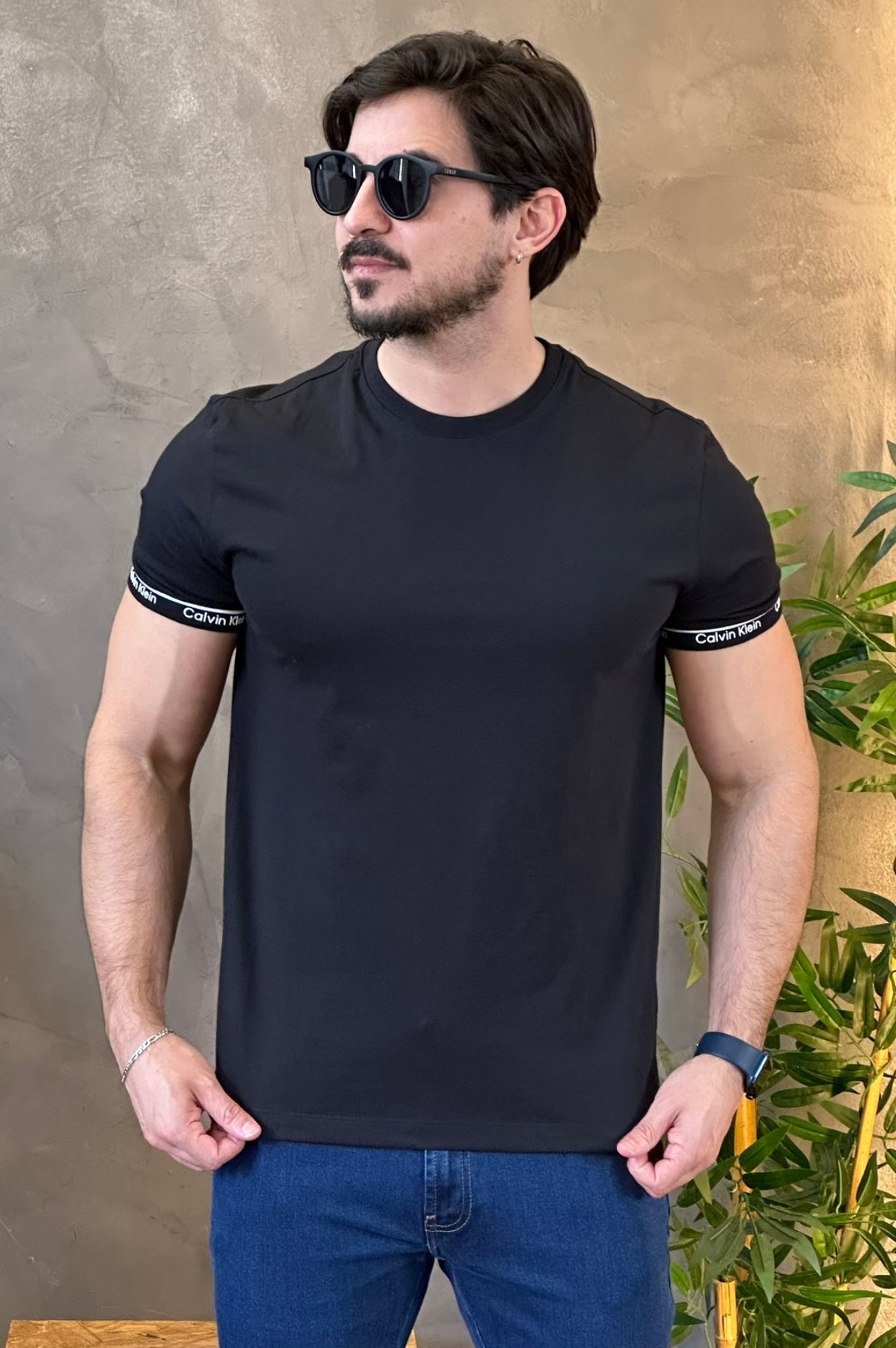 Camiseta Calvin Klein com punho