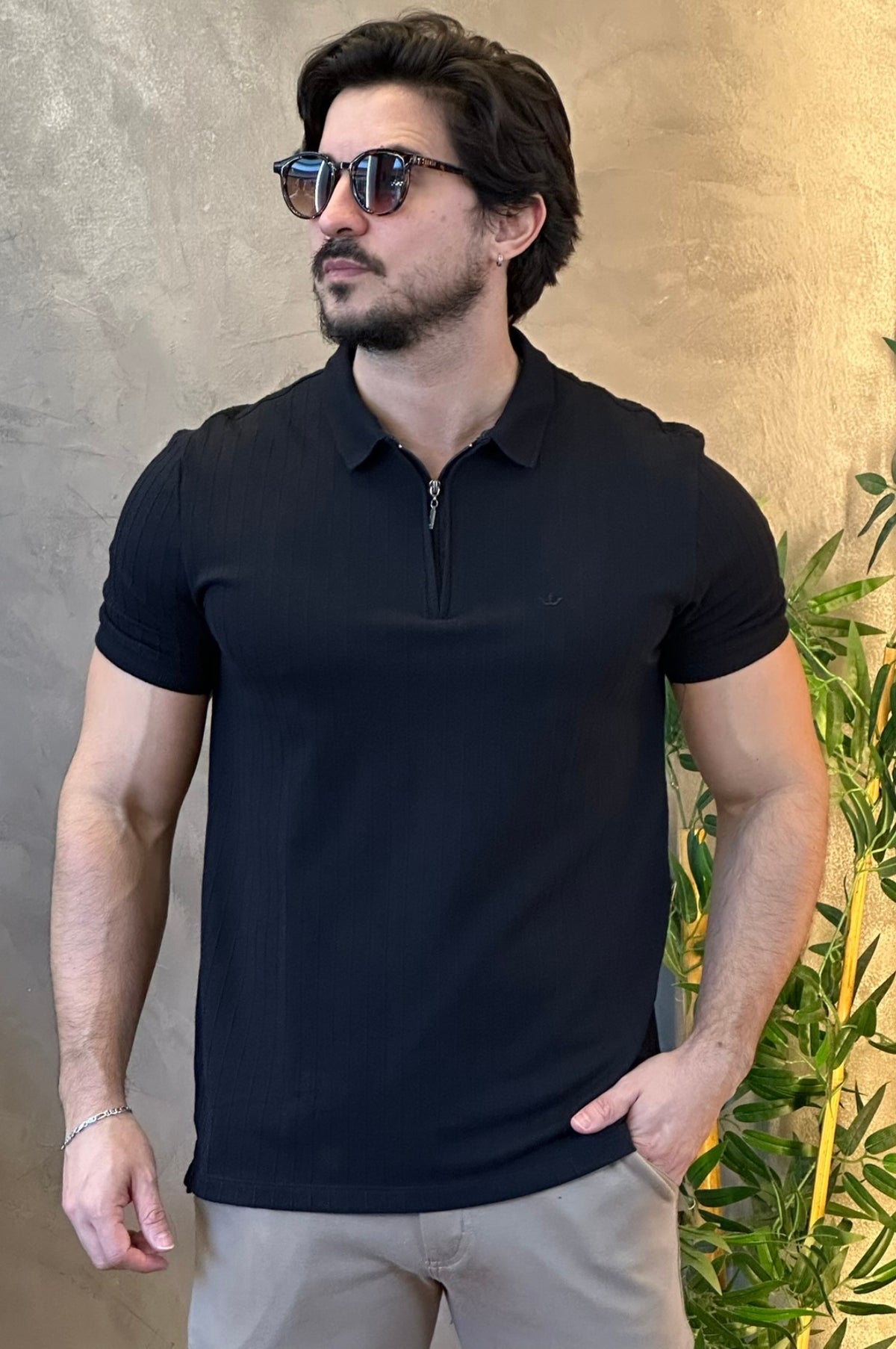 Polo Tricot com Ziper Preta