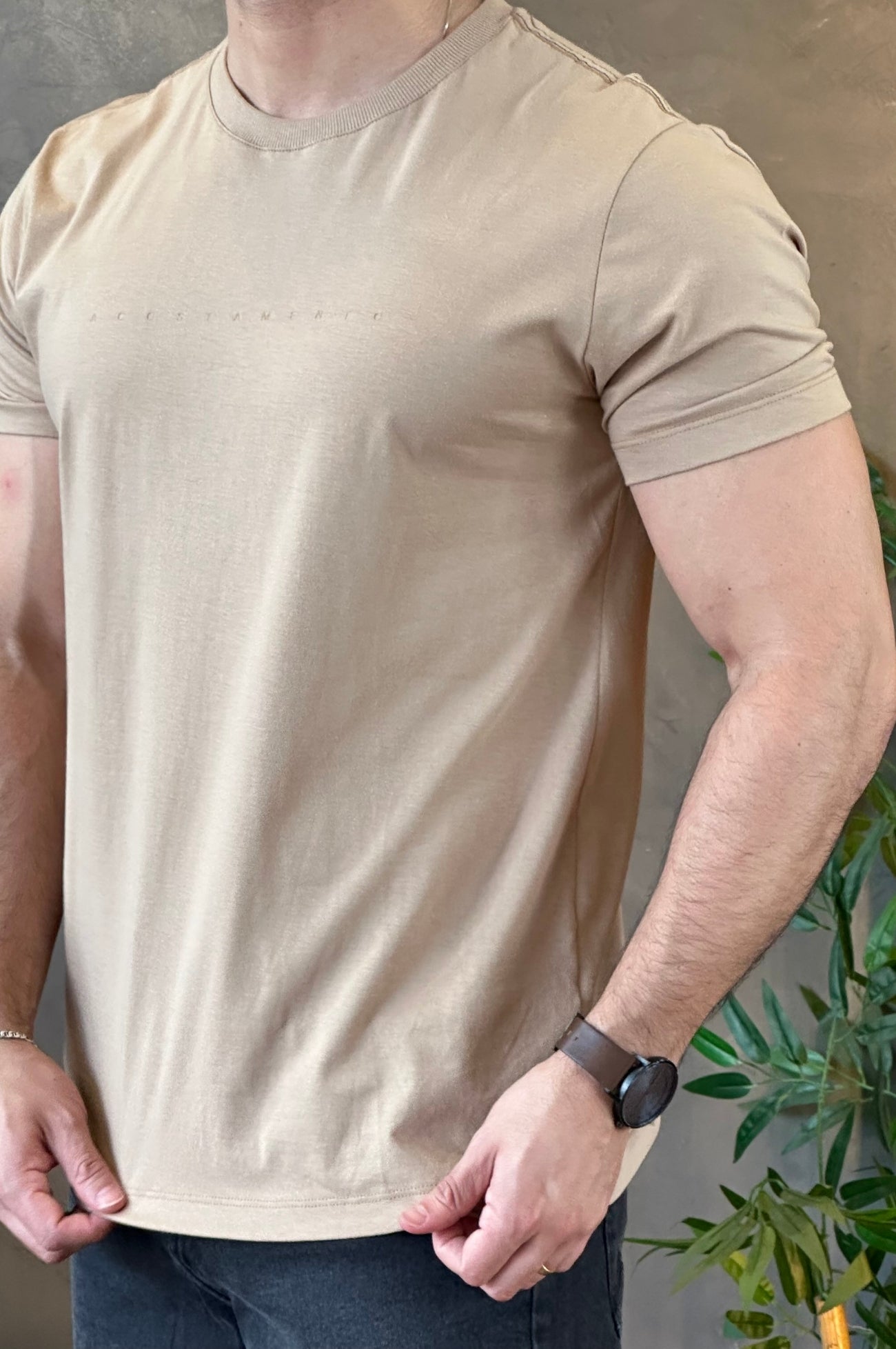 Camiseta Bege minimalista Acostamento