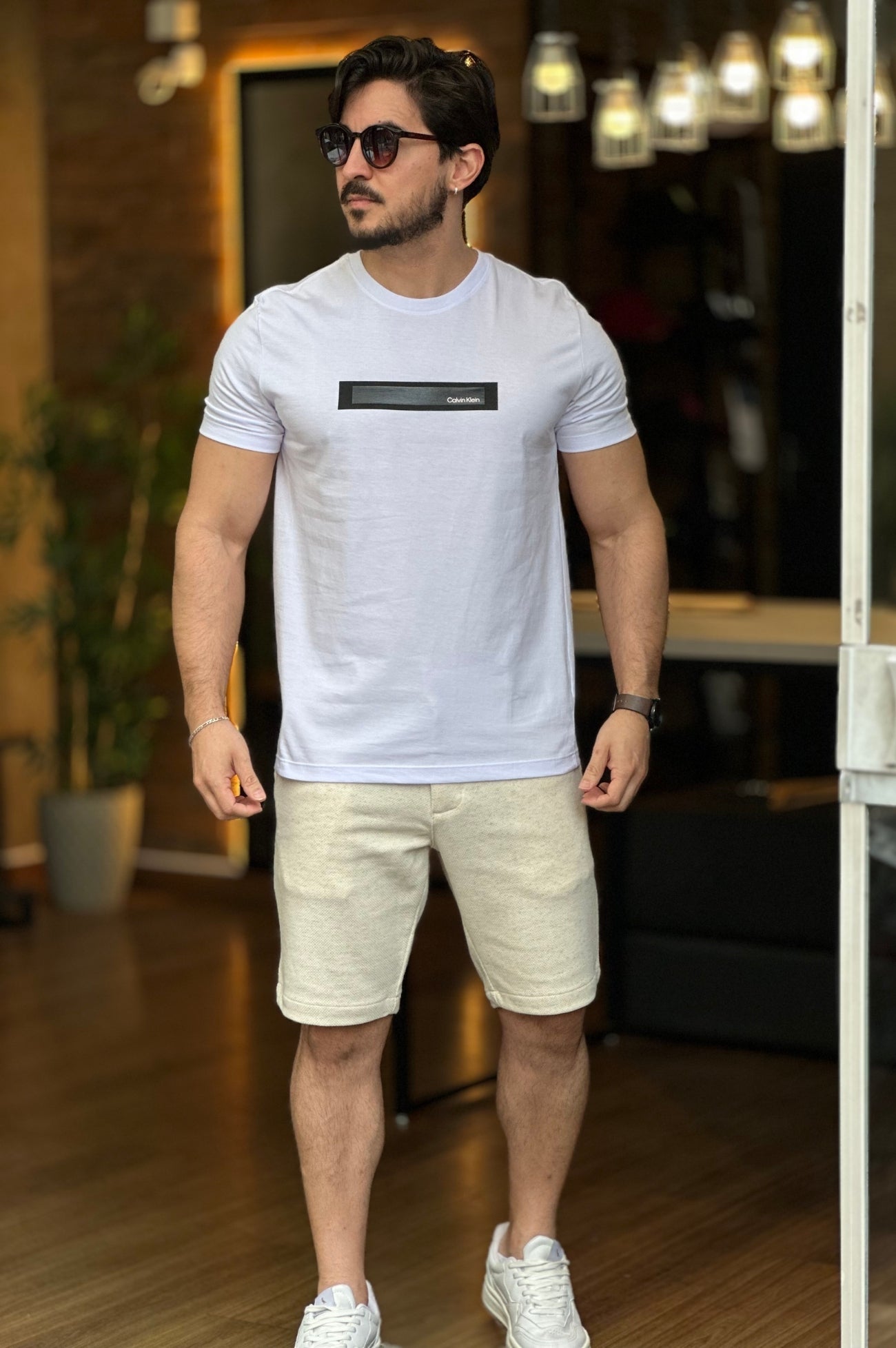 Camiseta Logo Retângulo Branca Calvin Klein