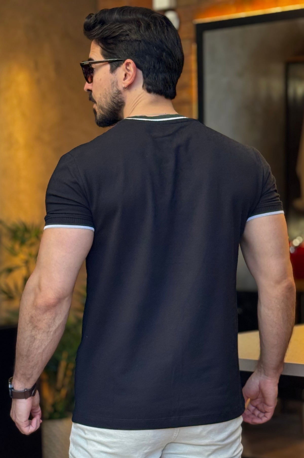 Camiseta Texturizada Preta Acostamento