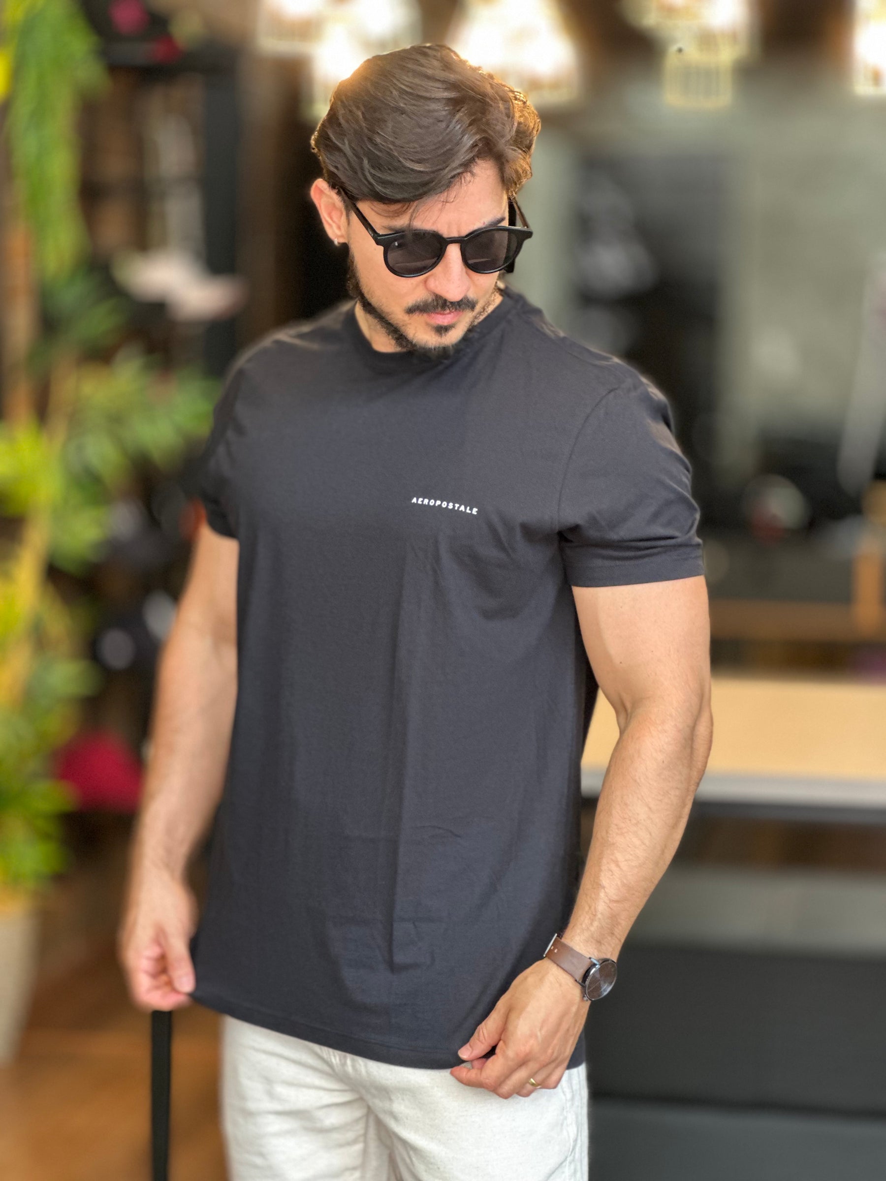 Camiseta preta logo no peito aeropostale