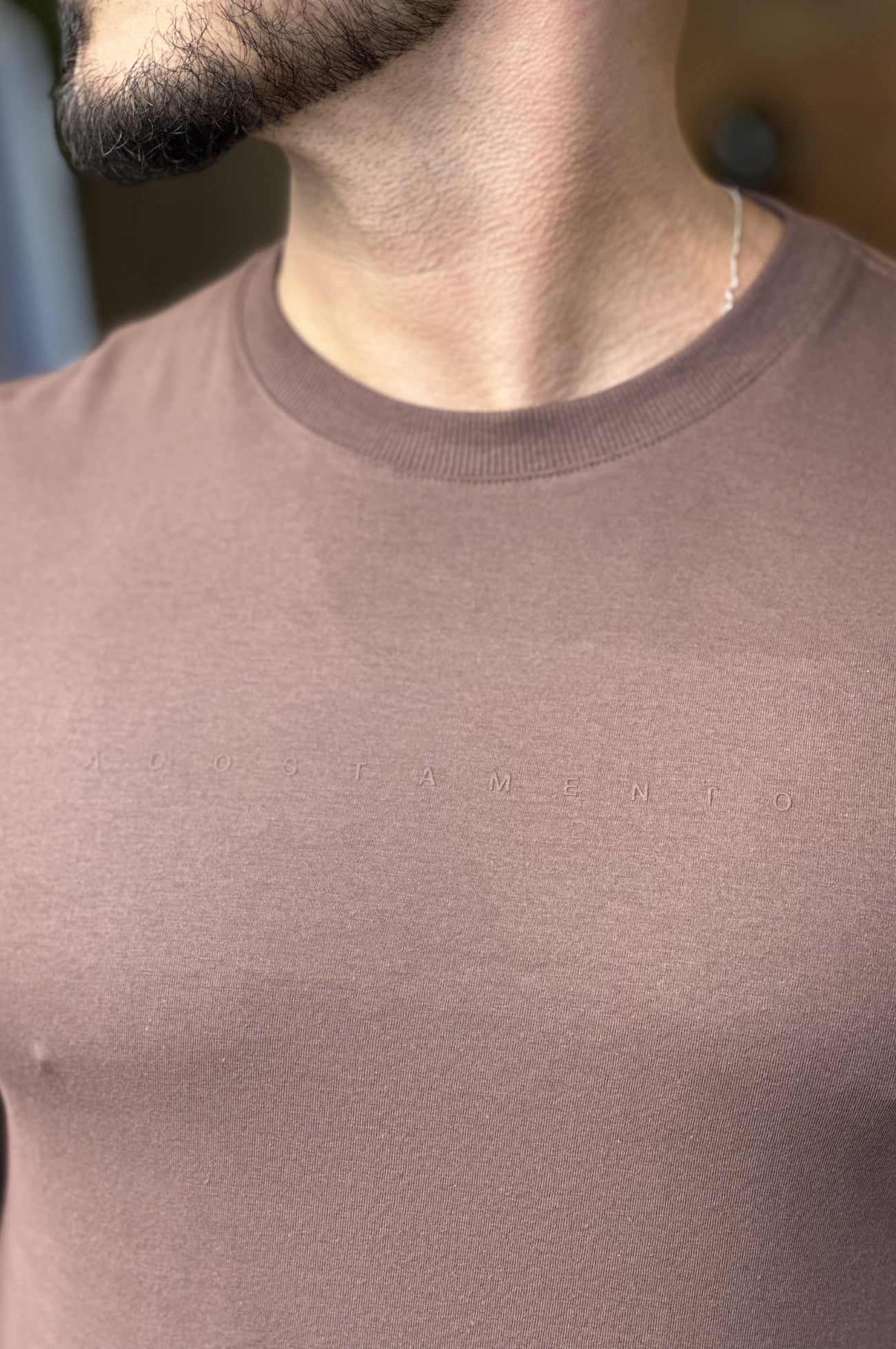 Camiseta Marrom Minimalista Acostamento
