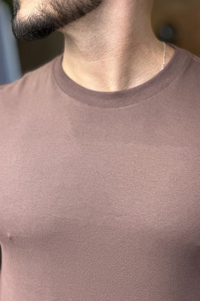 Camiseta Marrom Minimalista Acostamento