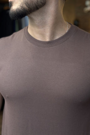 Camiseta Marrom Minimalista Acostamento