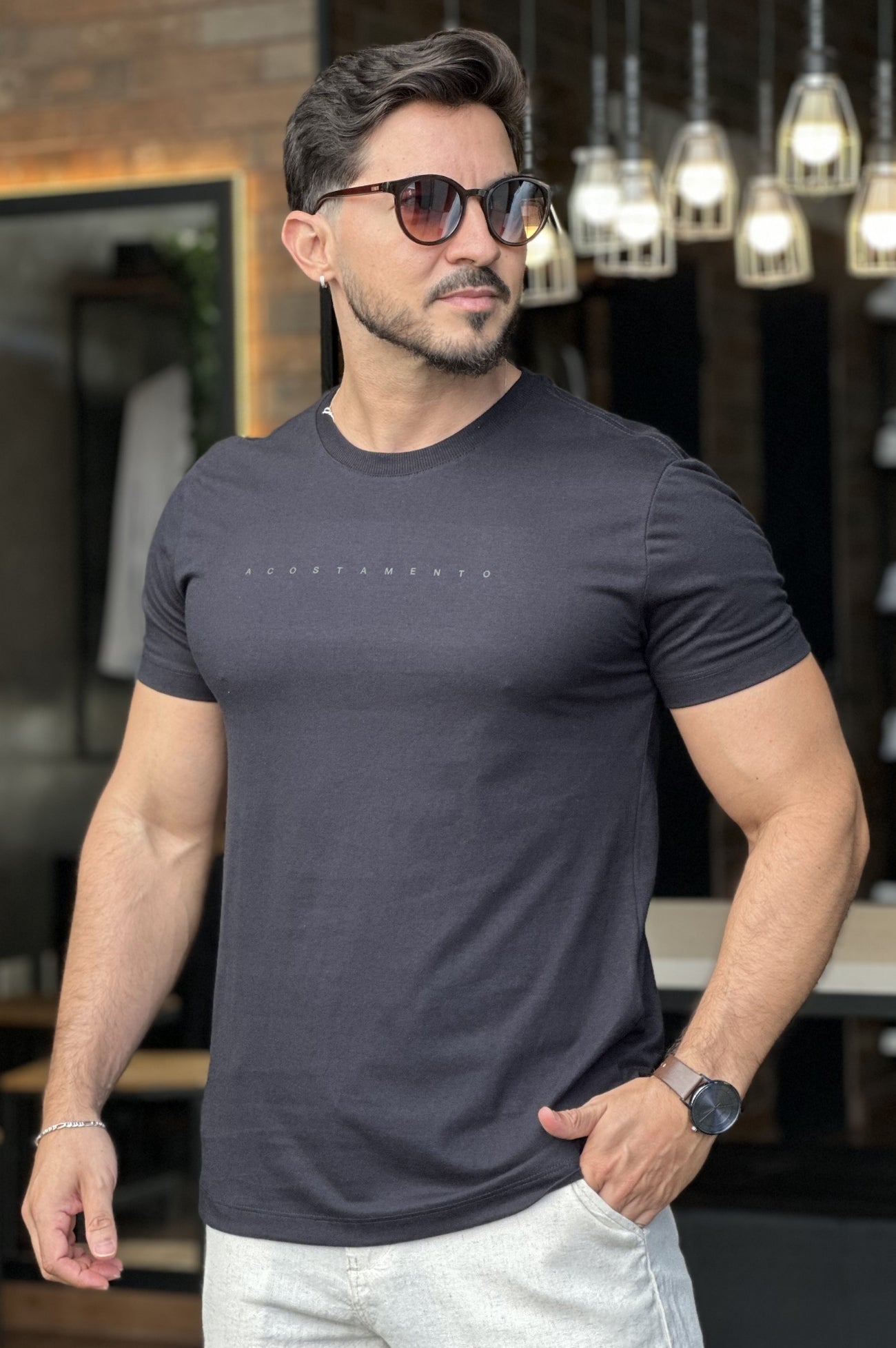 Camiseta Preta Minimalista Acostamento
