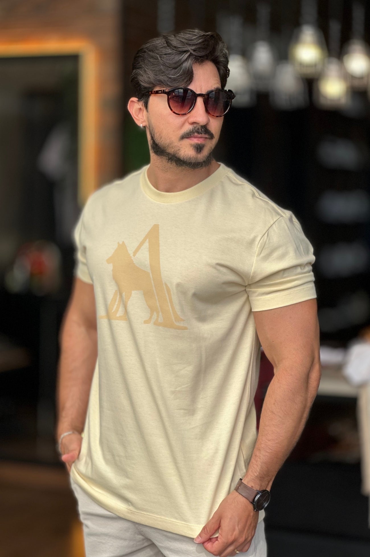 Camiseta Amarela com Lobo Acostamento