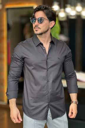 Camiseta Social Preta Acetinada Acostamento