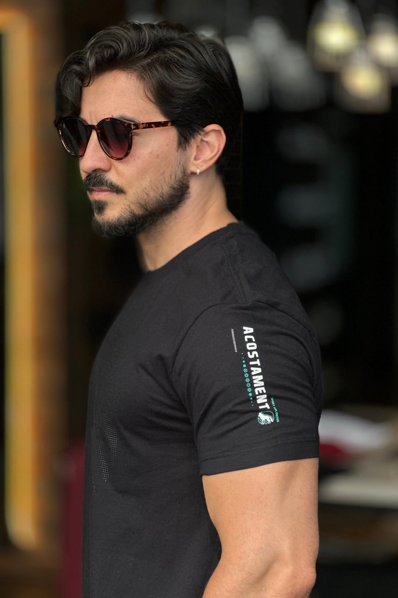 Camiseta Preta com Lobo UV Acostamento