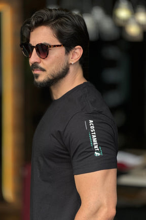 Camiseta Preta com Lobo UV Acostamento
