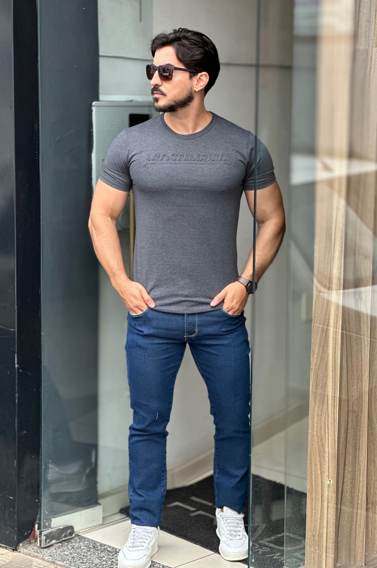 Camiseta Cinza Alto Relevo Acostamento