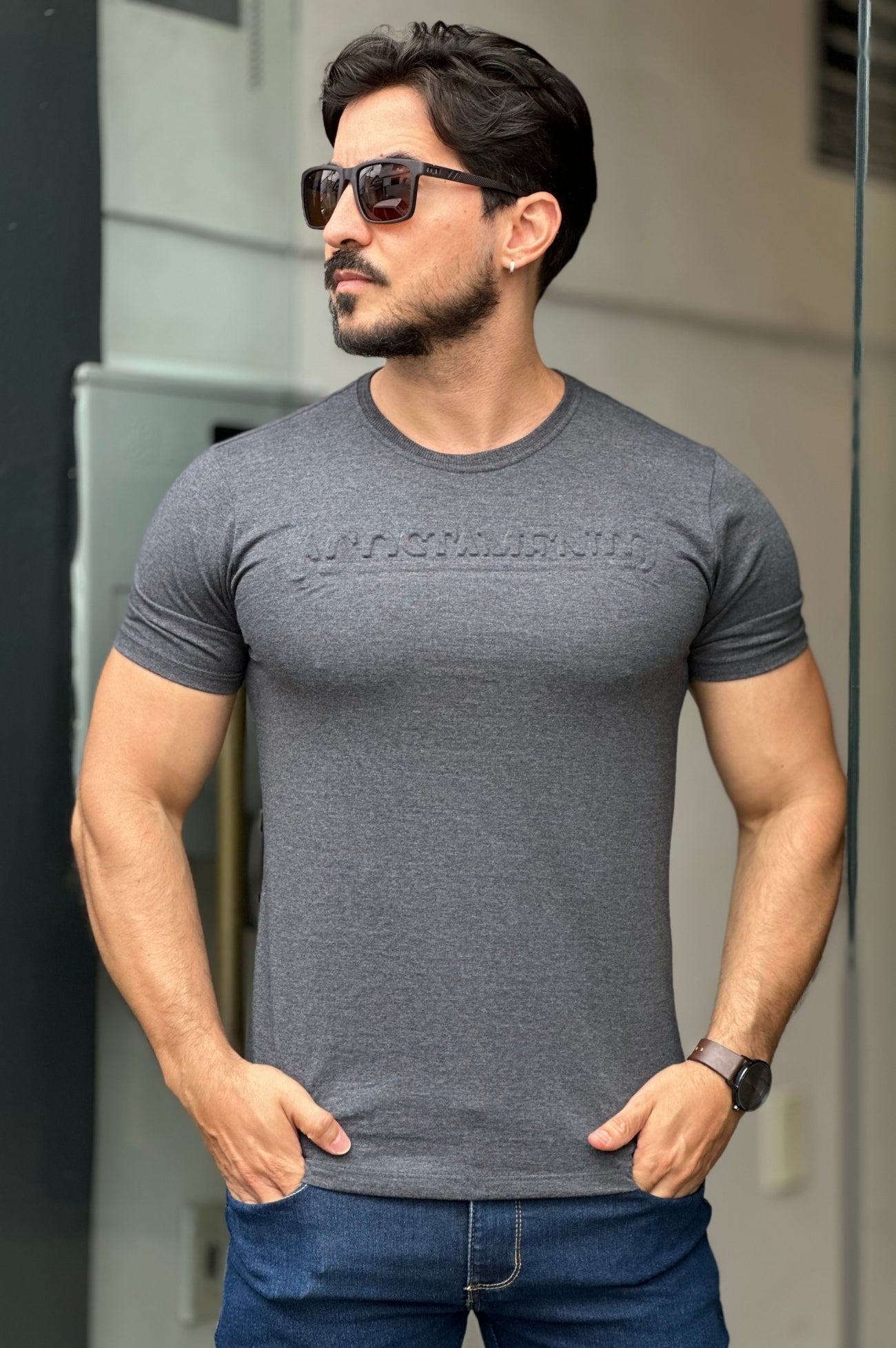 Camiseta Cinza Alto Relevo Acostamento