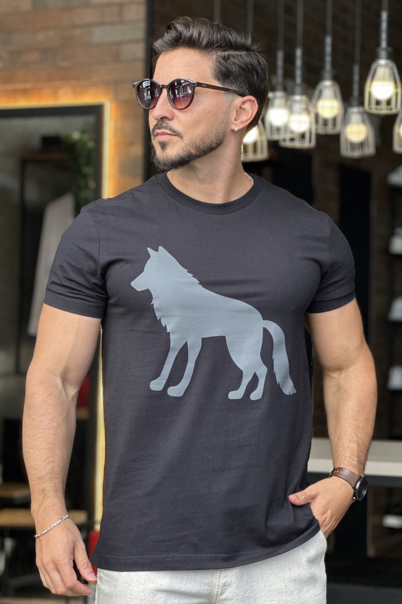 Camiseta Preta Lobo Cinza Acostamento
