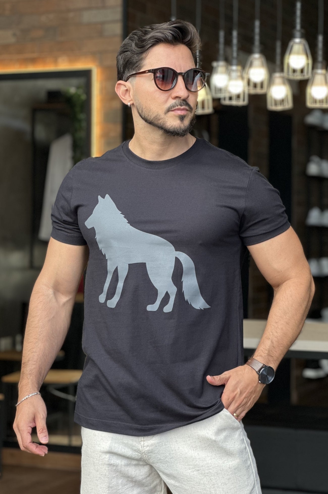 Camiseta Preta Lobo Cinza Acostamento