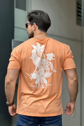 Camiseta Laranja Lobo nas Costas Acostamento