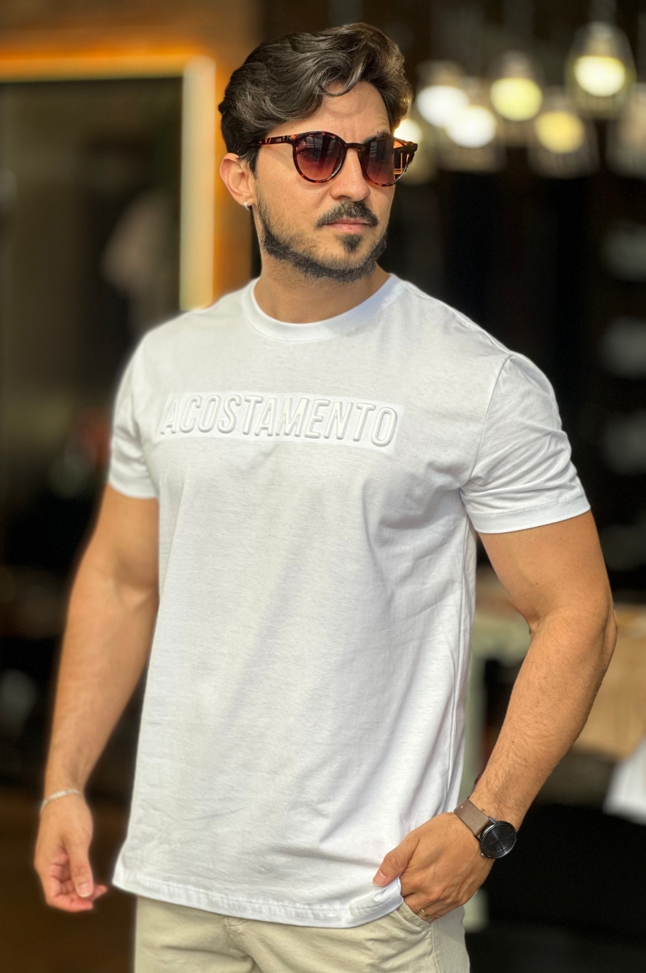 Camiseta Branca Alto Relevo Acostamento