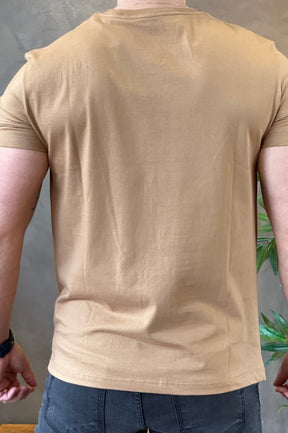 Camiseta Logo Gel Calvin Klein Marrom