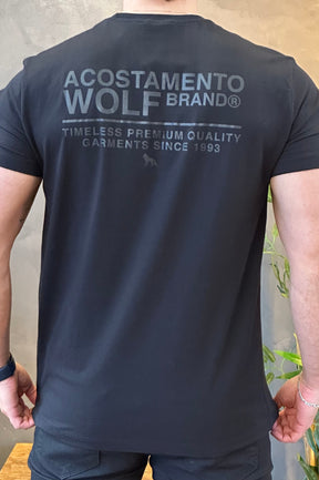 Camiseta Preta com Escrito nas Costas