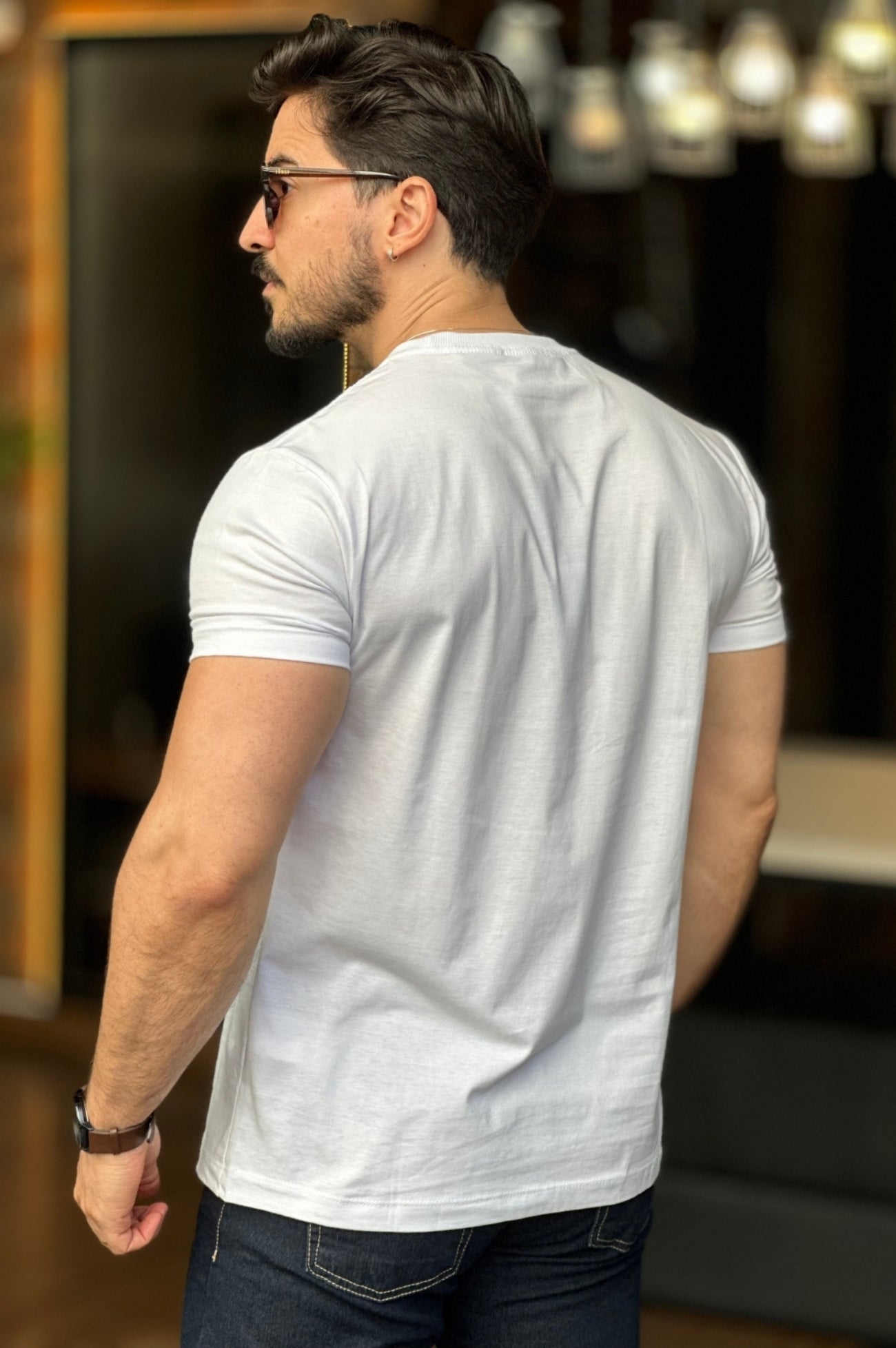 Camiseta Branca Lobo Peito Acostamento