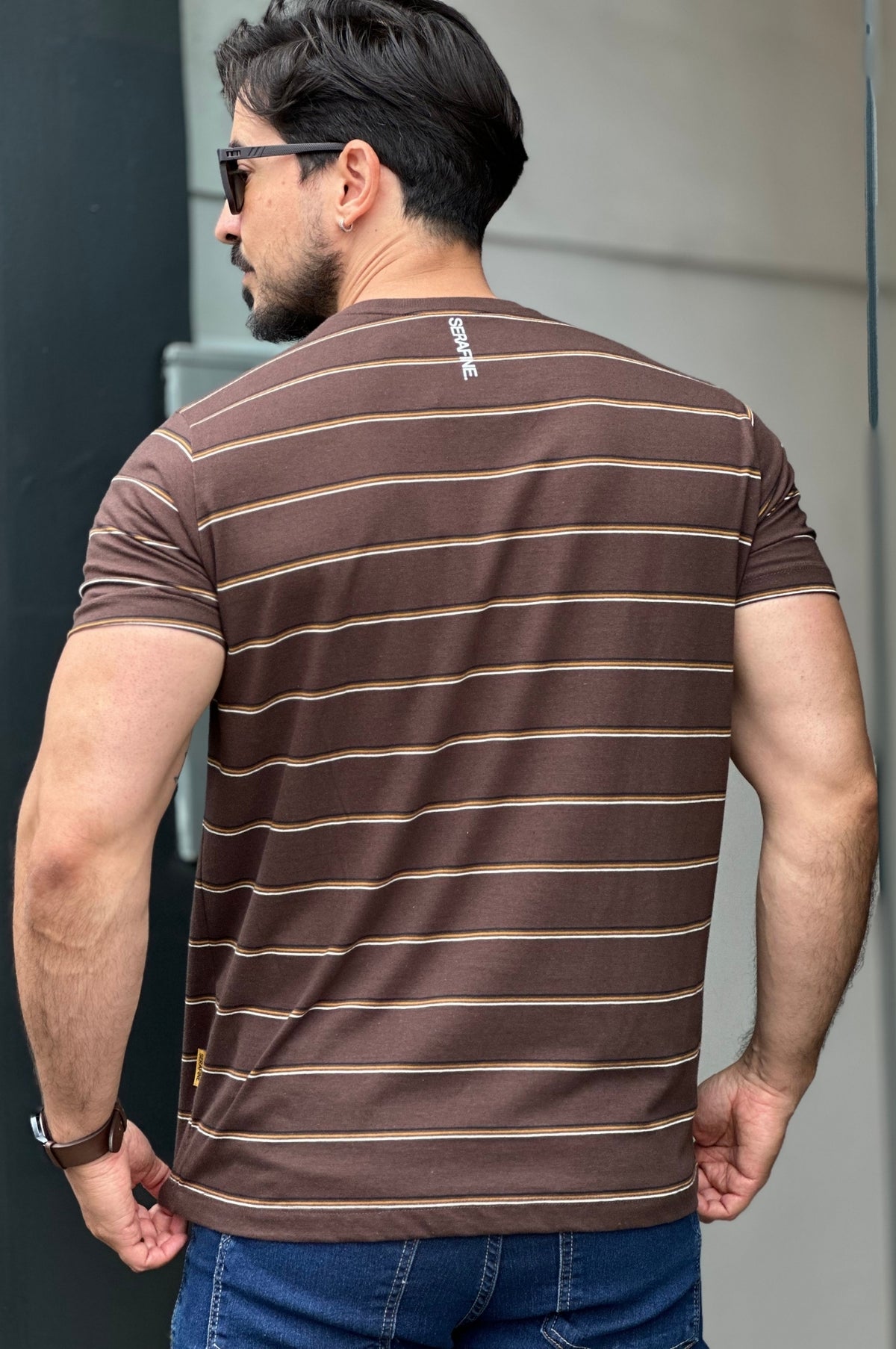 Camiseta Listrada Marrom Serafine