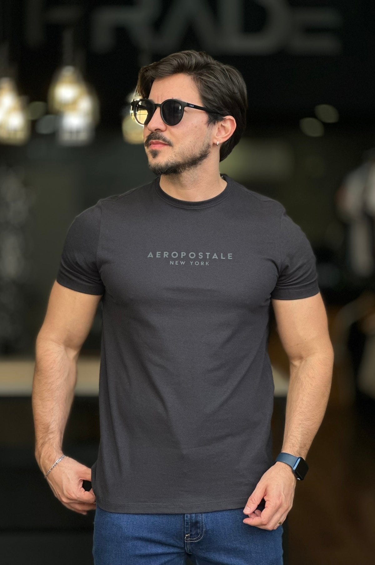 Camiseta Aeropostale escrito preto