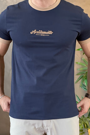 Camiseta Azul Com Detalhe Marrom Acostamento