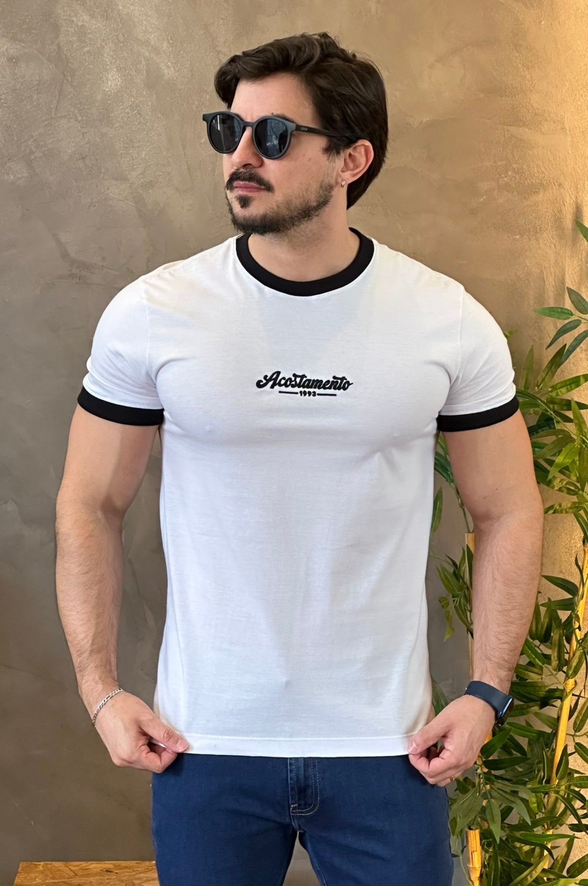 Camiseta detalhe punho Acostamento
