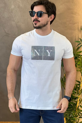 Camiseta Aeropostale com escrito prata