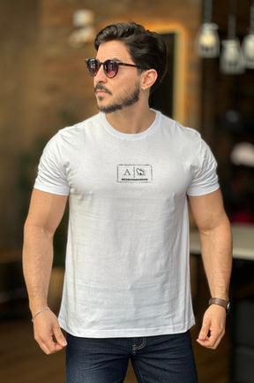 Camiseta Branca com Lobo nas Costas