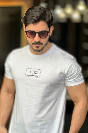 Camiseta Branca com Lobo nas Costas